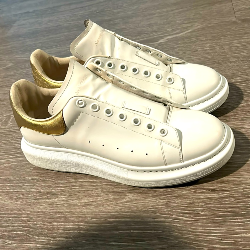 Alexander McQueen size 46 worn once. White and gold .